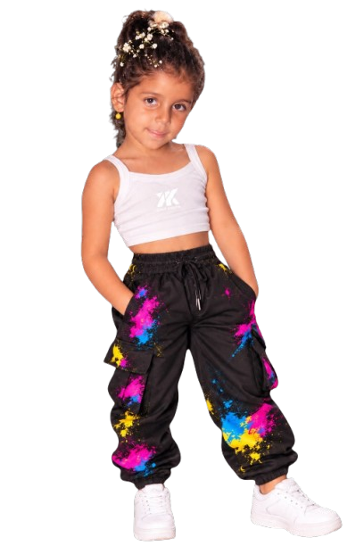 YK, anfitriona digital de YK Only Color